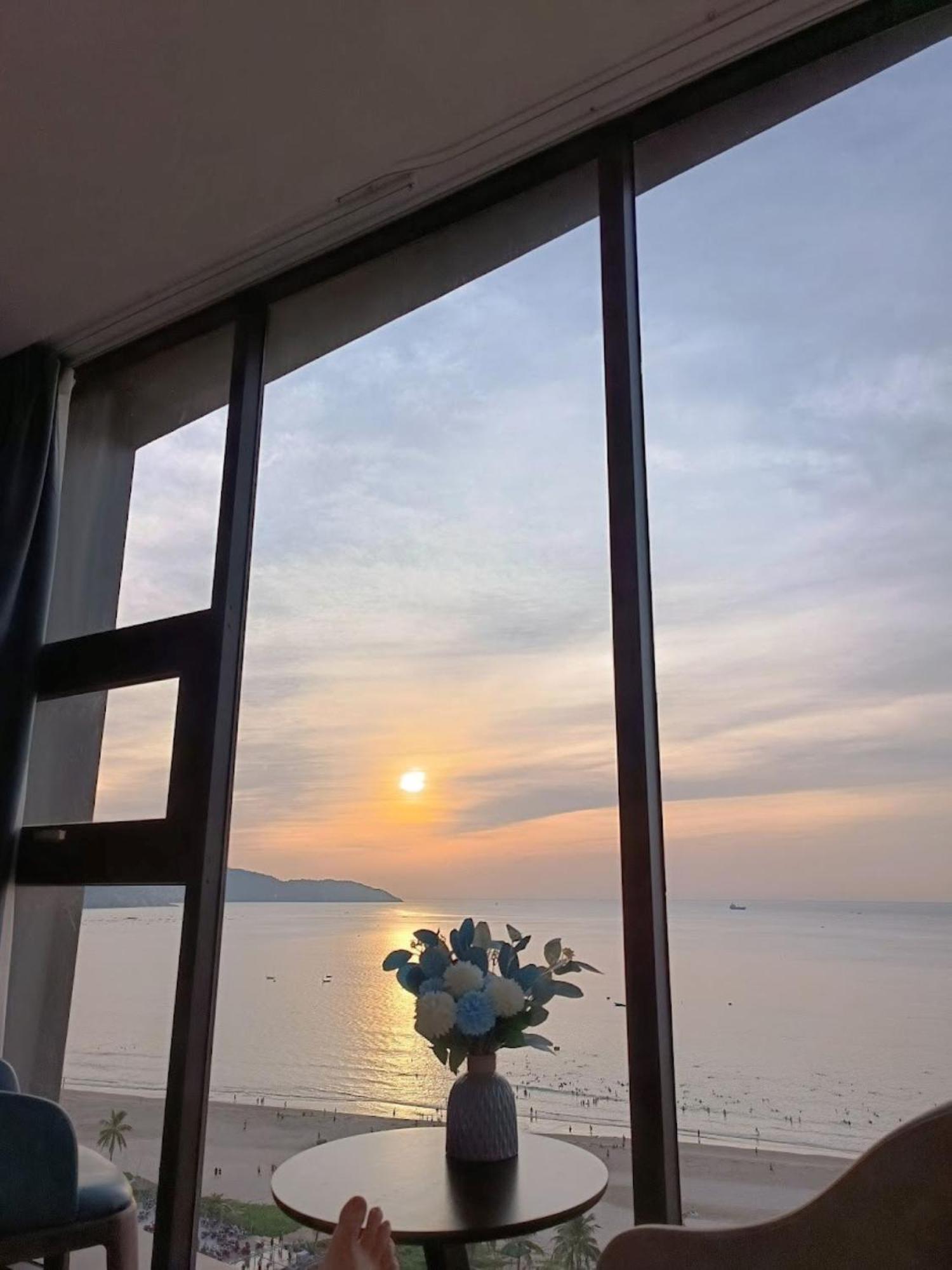 Mangata Beachfront Hotel - Rooftop Bar Sea View Da Nang Esterno foto